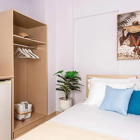 25 - & Access Apartment *